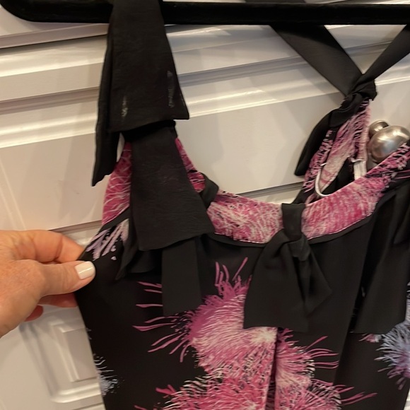 GORGEOUS Silk halter designers top - Picture 5 of 7